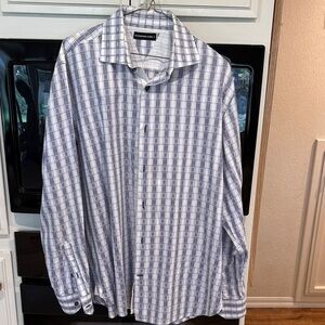 International Laund button down shirt. XL. Great condition